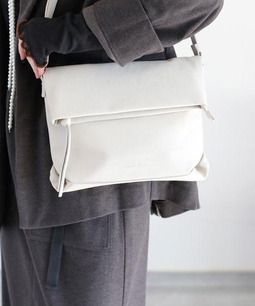 Legato Largo（レガートラルゴ）の「【Legato Largo】洗えるかばん フェイクレザークチオレショルダーバッグ〈ユニセックス〉（ショルダーバッグ・レディース・ダークブラウン/ブラック/アイボリー・FREE）」の6枚目の写真