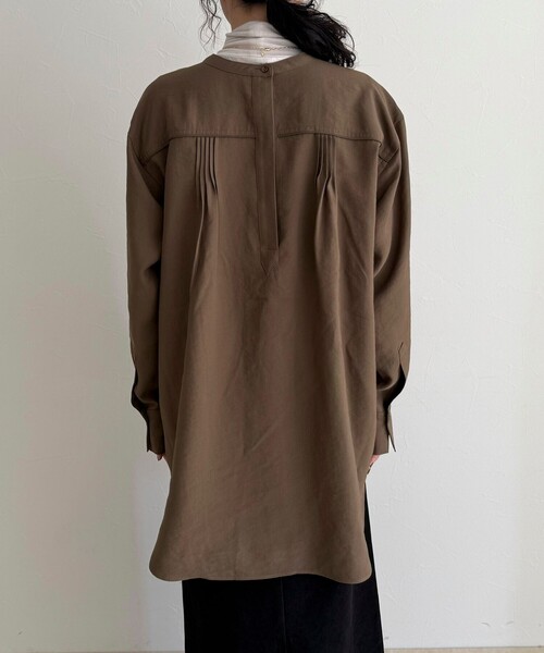 fredy emue(フレディエミュ)の「キルティングチュニックブラウス(シャツ/ブラウス・レディース・ブラウン/ブラック/オフホワイト・38)」の7枚目の写真