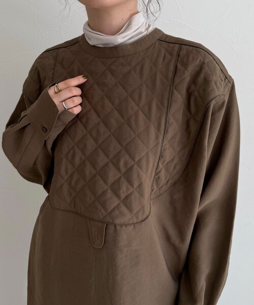 fredy emue(フレディエミュ)の「キルティングチュニックブラウス(シャツ/ブラウス・レディース・ブラウン/ブラック/オフホワイト・38)」の10枚目の写真