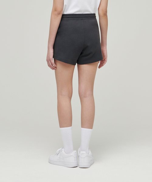 MUSINSA STANDARD WOMAN（ムシンサスタンダードウーマン）の「ウィメンズラウンジショーツ[ダークグレー]（その他パンツ・レディース・その他・MEDIUM/LARGE/X-SMALL/SMALL）」の2枚目の写真