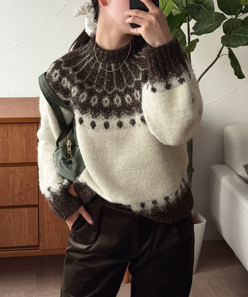 MUHET(ミュエータ)の「glitter nordic pattern knit / グリッターノルディック柄ニット(ニット/セーター・レディース・グレー/アイボリー/ブラウン/ネイビー・FREE)」の2枚目の写真