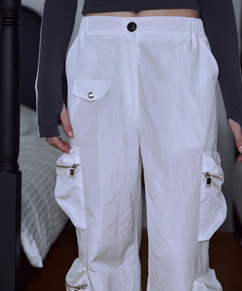 ROSEFRANTZ（ロゼフランツ）の「Two-way Nylon Pocket Pants [White]（スウェットパンツ・レディース・ホワイト・FREE）」の2枚目の写真
