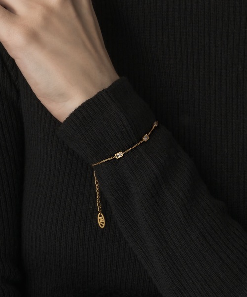 muku（ムク）の「BRACELET/4SQUARE ZIRCONIA（ブレスレット・レディース・シルバー/ゴールド・FREE）」の2枚目の写真