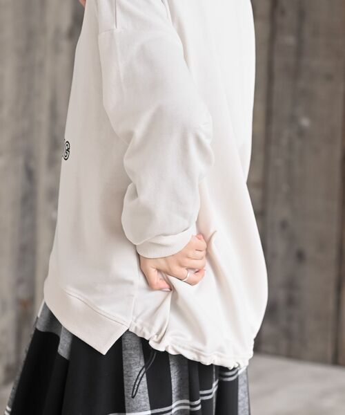 rps(アールピーエス)の「WYDキャット裏毛プルオーバー(スウェット・レディース・マスタード/杢グレー/アイボリー・フリー)」の11枚目の写真