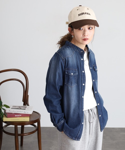 atONE(アットワン)の「ノーカラーウエスタンデニムシャツ(シャツ/ブラウス・レディース・ブルー/ワンウォッシュ/ネイビー・4L/L/M/LL/3L)」の4枚目の写真