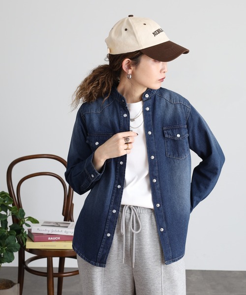 atONE(アットワン)の「ノーカラーウエスタンデニムシャツ(シャツ/ブラウス・レディース・ブルー/ワンウォッシュ/ネイビー・4L/L/M/LL/3L)」の5枚目の写真