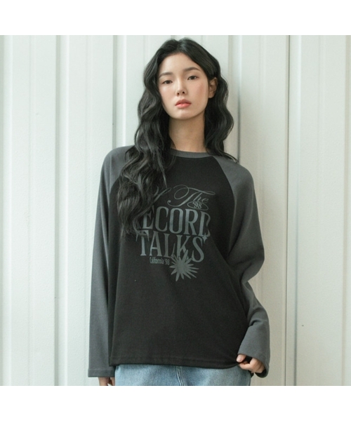 ACOVER(オコボ)の「レコードラグランマンツーマンTシャツ 4カラー(Tシャツ/カットソー・レディース・ブラック/ブラウン/チャコール・FREE)」の2枚目の写真