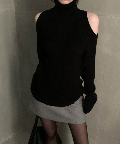 FREE STYLISTS(フリー スタイリスト)の「YUGA_YGMC Turtleneck knit top(ニット/セーター・レディース・ブラック/オフホワイト/レッド・FREE)」の16枚目の写真