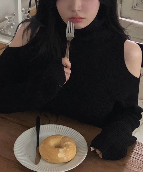FREE STYLISTS(フリー スタイリスト)の「YUGA_YGMC Turtleneck knit top(ニット/セーター・レディース・ブラック/オフホワイト/レッド・FREE)」の19枚目の写真