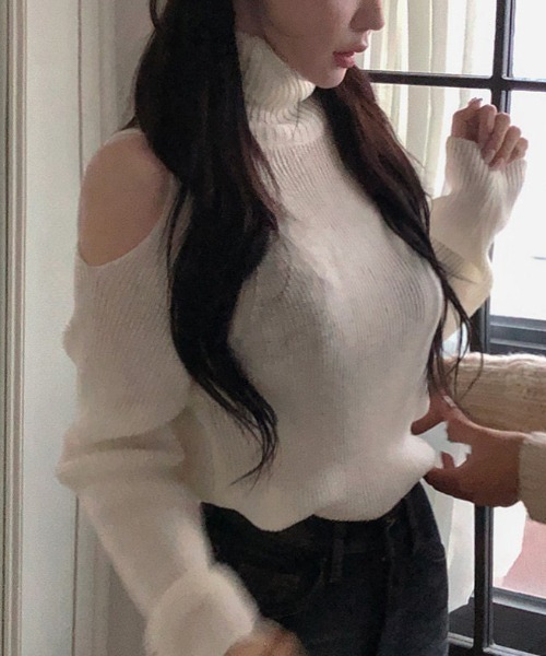 FREE STYLISTS(フリー スタイリスト)の「YUGA_YGMC Turtleneck knit top(ニット/セーター・レディース・ブラック/オフホワイト/レッド・FREE)」の6枚目の写真