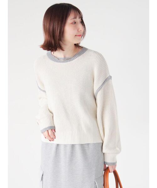 Te chichi TERRASSE（テチチテラス）の「片畦配色クロップドモックネックニットプルオーバー（ニット/セーター・レディース・グレー/オフホワイト/ネイビー・F）」の9枚目の写真