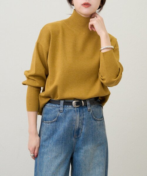 SHENERY(シーナリー)の「総針ハイネックニット(ニット/セーター・レディース・チャコールグレー/イエロー/オフホワイト/ブラック・FREE)」の4枚目の写真