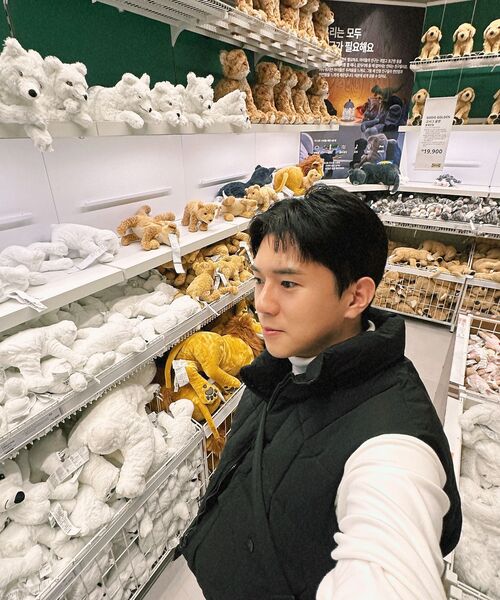 UNLC(ユーエヌエルシー)の「3ポケットダウンベスト(ダウンベスト・メンズ・その他・MEDIUM/LARGE/X-LARGE)」の5枚目の写真