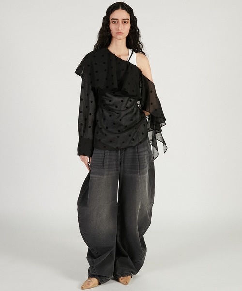 PRANK PROJECT(プランクプロジェクト)の「【2026Spring Pre-Order】ワンショルラッフルトップ / One-Shoulder Ruffled Top(その他トップス・レディース・ブラック/アイボリー・FREE)」の5枚目の写真