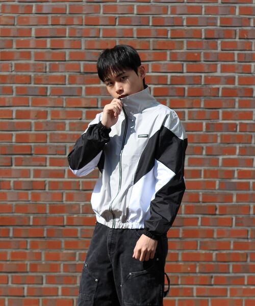 URBAN PLAYERS(アーバンプレイヤーズ)の「オールデュースポバイオ風ジャケット(ブラック)(ナイロンジャケット・レディース・その他・MEDIUM/LARGE/X-LARGE)」の5枚目の写真
