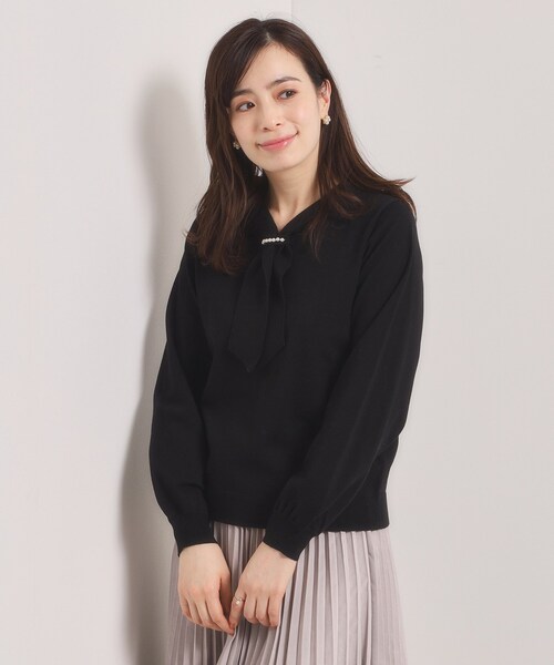 ITS'DEMO（イッツデモ）の「【手洗い可】総針ボウタイニット（ニット/セーター・レディース・ブラック/サックスブルー/オフホワイト/サンドベージュ・00）」の2枚目の写真