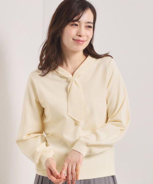 ITS'DEMO（イッツデモ）の「【手洗い可】総針ボウタイニット（ニット/セーター・レディース・ブラック/サックスブルー/オフホワイト/サンドベージュ・00）」の5枚目の写真