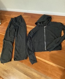 almo（アルモ）の「【Blss】【Bling Leads】短丈ZIPパーカー　セットアップ(BL)（セットアップ）」