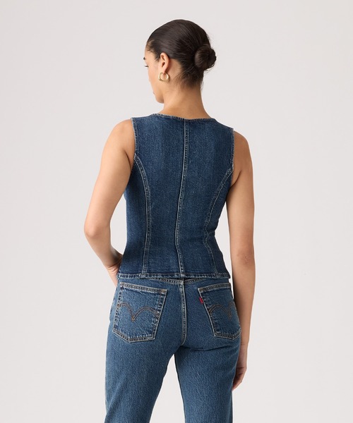 Levi's(リーバイス)の「Levi's/リーバイス SCULPTED デニムタンクトップ(タンクトップ・レディース・ダークインディゴブルー・M/S/XS)」の2枚目の写真