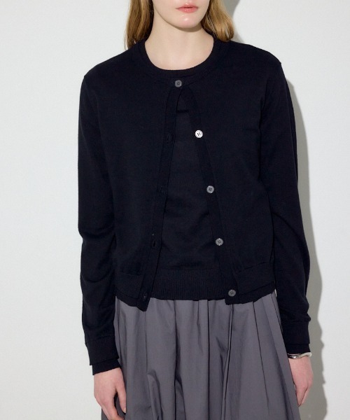 AZUL by moussy(アズールバイマウジー)の「カシミヤミックスレイヤードニットカーディガン(カーディガン/ボレロ・レディース・ライトブルー/ブラック/オフホワイト/杢グレー/ライトイエロー・MEDIUM/SMALL)」の3枚目の写真