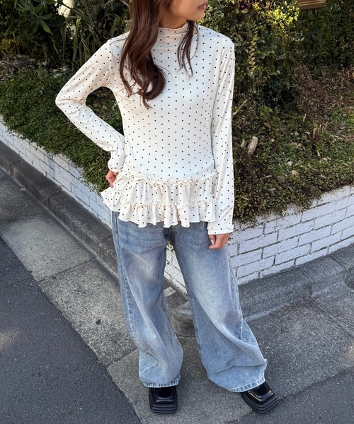 Nia(ニア)の「Nia(ニア)/ドット柄 レイヤードフリルトップス カットソー(Tシャツ/カットソー・レディース・グレー/アイボリー・MEDIUM/SMALL)」の6枚目の写真