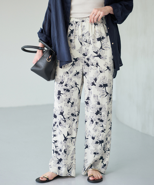 Spick & Span（スピックアンドスパン）の「フローラルプリントイージーパンツ（その他パンツ・レディース・その他9/その他2・38/36）」の2枚目の写真