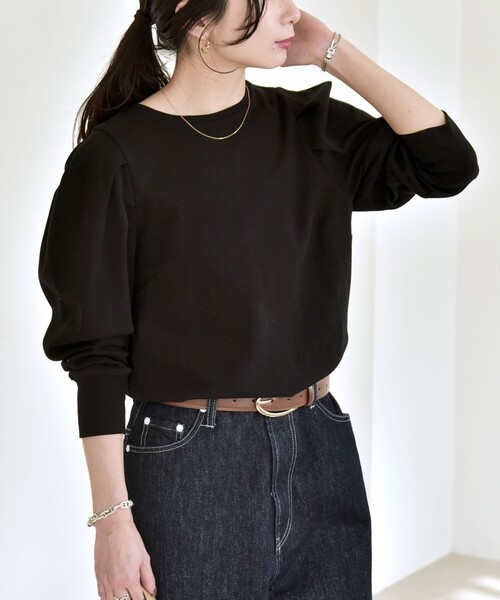 quaranciel(カランシエル)の「quaranciel:〈洗濯機可能〉パワーショルダー クルーネック プルオーバー(Tシャツ/カットソー・レディース・ホワイト/ブラック・ONE SIZE)」の1枚目の写真