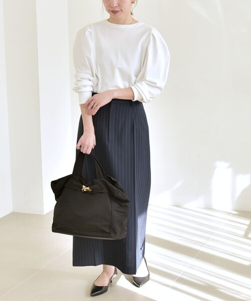 quaranciel(カランシエル)の「quaranciel:〈洗濯機可能〉パワーショルダー クルーネック プルオーバー(Tシャツ/カットソー・レディース・ホワイト/ブラック・ONE SIZE)」の3枚目の写真