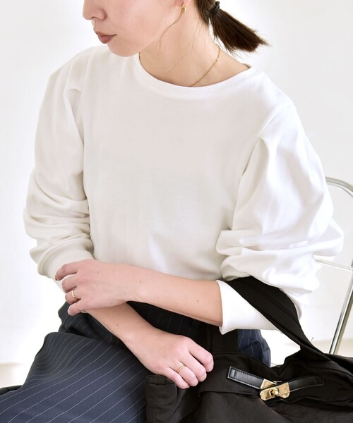 quaranciel(カランシエル)の「quaranciel:〈洗濯機可能〉パワーショルダー クルーネック プルオーバー(Tシャツ/カットソー・レディース・ホワイト/ブラック・ONE SIZE)」の5枚目の写真