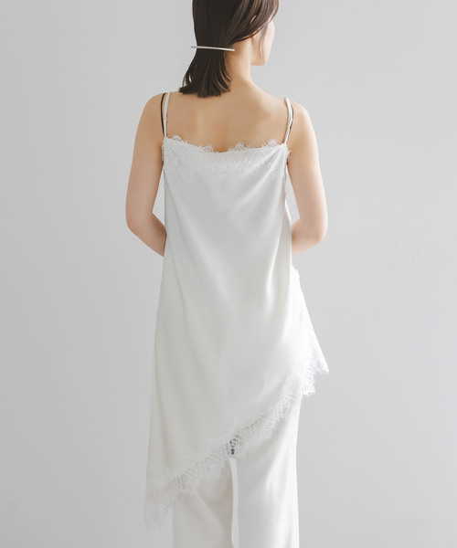 Noble（ノーブル）の「ルナサテンレースアシンメトリーキャミ（キャミソール・レディース・ブラック/ホワイト・FREE）」の21枚目の写真