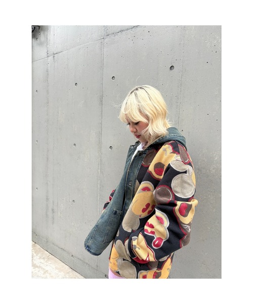 Desigual（デシグアル）の「ミッキーマウス リバーシブル デニムコート / ビッググラフィック（デニムジャケット・メンズ・ブルー・S/M/L/XL）」の6枚目の写真