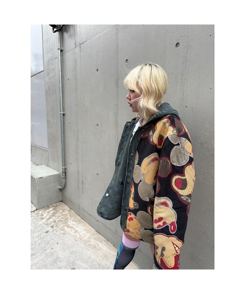 Desigual（デシグアル）の「ミッキーマウス リバーシブル デニムコート / ビッググラフィック（デニムジャケット・メンズ・ブルー・S/M/L/XL）」の4枚目の写真