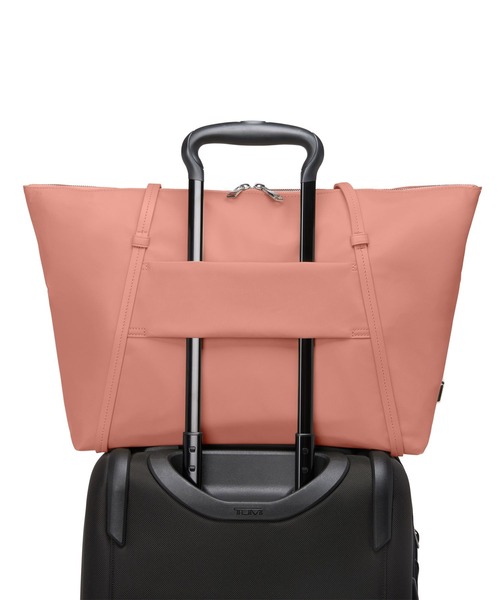 TUMI(トゥミ)の「VOYAGEUR Qトート(トートバッグ・レディース・ピンク系その他・FREE)」の7枚目の写真