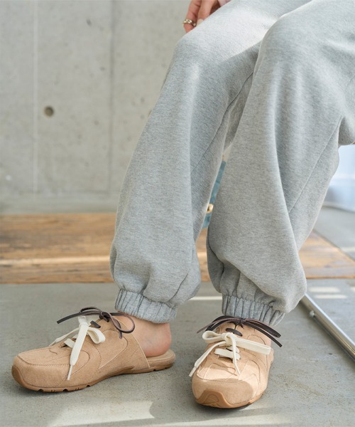 KOBE LETTUCE（コウベレタス）の「ミュールスニーカー（スリッポン・レディース・キャメル/シルバー・L/M/S）」の4枚目の写真