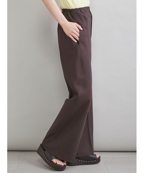 Mila Owen（ミラオーウェン）の「ウエストゴムワイドイージーパンツ（その他パンツ・レディース・ダークブラウン/ライム/モカ/アイボリー・00/1/0）」の5枚目の写真