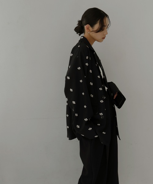 hellam（へラム）の「フラワー刺繍テーラードジャケット（テーラードジャケット・レディース・グレー/ブラック/グリーン・FREE）」の7枚目の写真