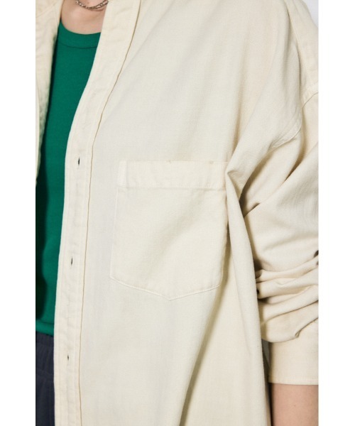 AZUL by moussy（アズールバイマウジー）の「アーバンリラックスコットンシャツ（シャツ/ブラウス・レディース・アイボリー/ライトブルー/カーキ/ベージュ/ライトブラック・SMALL/MEDIUM）」の15枚目の写真