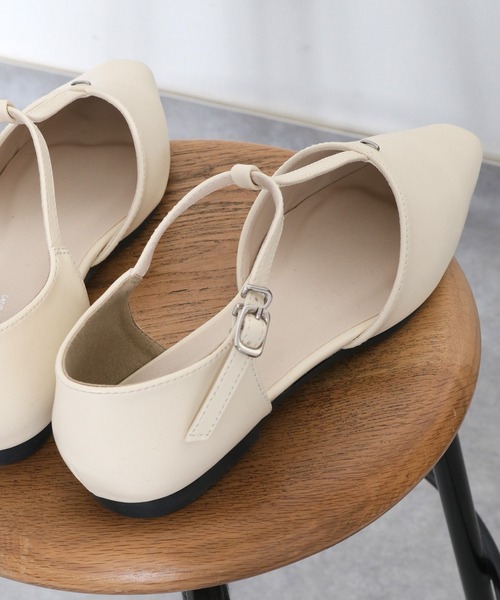 cepo(セポ)の「Tストラップポインテッドトゥパンプス(パンプス・レディース・オフホワイト/ブラック・L/M)」の19枚目の写真