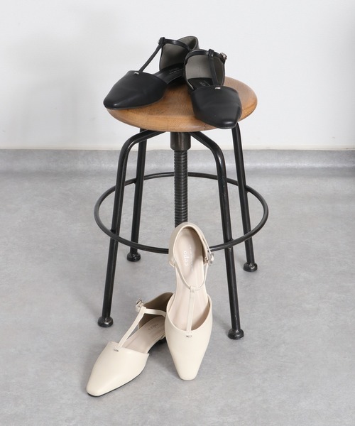 cepo(セポ)の「Tストラップポインテッドトゥパンプス(パンプス・レディース・オフホワイト/ブラック・L/M)」の3枚目の写真