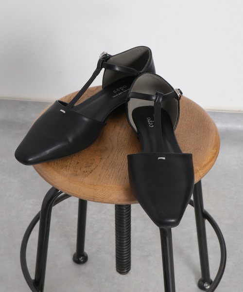 cepo(セポ)の「Tストラップポインテッドトゥパンプス(パンプス・レディース・オフホワイト/ブラック・L/M)」の6枚目の写真