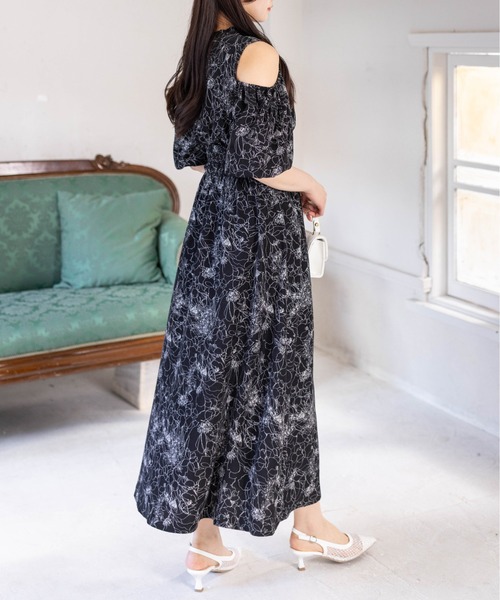 CLEAR BASIC（クリアベーシック）の「【低身長対応／サイズ展開あり】花柄オープンショルダーフレアワンピース[大人 フェミニン 上品 オケージョン]≪新作≫（ワンピース・レディース・ブラック/アイボリー・F/PF）」の19枚目の写真