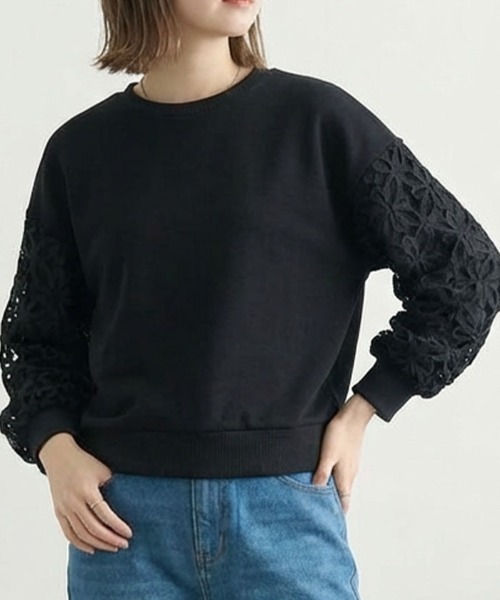 aquagarage(アクアガレージ)の「袖花柄シアー切替トップス(Tシャツ/カットソー・レディース・ブラック/オフホワイト・M)」の1枚目の写真