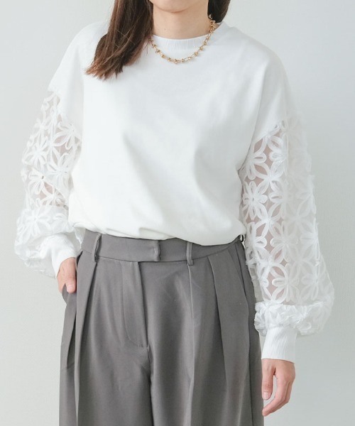 aquagarage(アクアガレージ)の「袖花柄シアー切替トップス(Tシャツ/カットソー・レディース・ブラック/オフホワイト・M)」の5枚目の写真