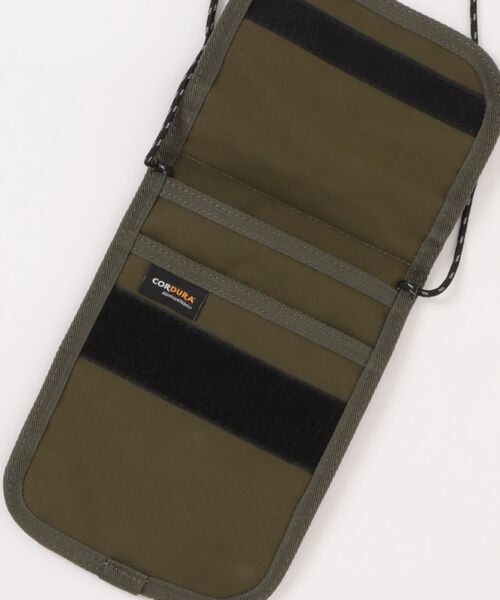 Gramicci（グラミチ）の「【GRAMICCI(グラミチ) 】CORDURA NECK POUCH（ショルダーバッグ・メンズ・オリーブ/ブラック・FREE）」の4枚目の写真