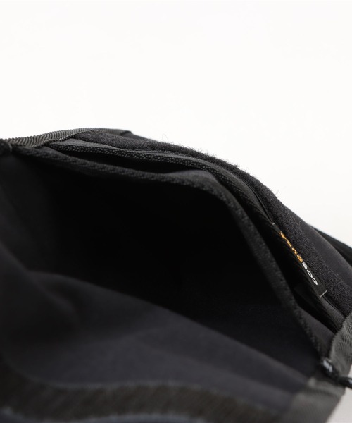 Gramicci（グラミチ）の「【GRAMICCI(グラミチ) 】CORDURA NECK POUCH（ショルダーバッグ・メンズ・オリーブ/ブラック・FREE）」の8枚目の写真