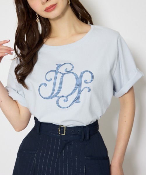 rienda(リエンダ)の「【森香澄さん着用】RDロゴTシャツ 春服 夏服(Tシャツ/カットソー・レディース・ライトピンク/ライトブルー/ブラック/レッド系その他/ホワイト/その他2/ゴールド系その他/ベージュ・FREE)」の4枚目の写真