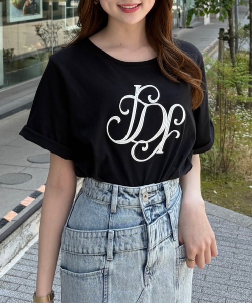rienda(リエンダ)の「【森香澄さん着用】RDロゴTシャツ 春服 夏服(Tシャツ/カットソー・レディース・ライトピンク/ライトブルー/ブラック/レッド系その他/ホワイト/その他2/ゴールド系その他/ベージュ・FREE)」の2枚目の写真