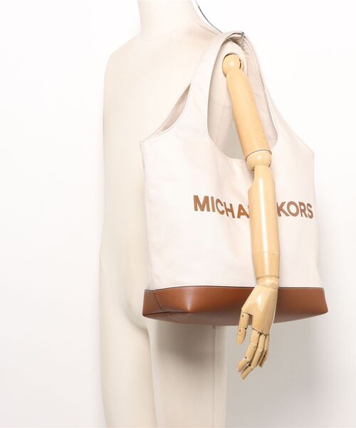 MICHAEL KORS(マイケルコース)の「SOFT TOTE Tote(トートバッグ・メンズ・ベージュ系・FREE)」の5枚目の写真
