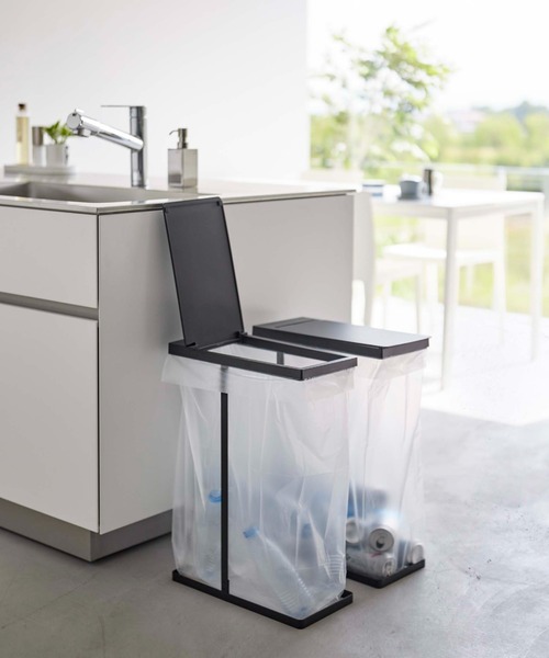 LBC（エルビーシー）の「【WEB限定】スリム蓋付き分別ゴミ袋ホルダー タワー 45L 2個組 （tower）6184, 6185（ダストボックス・レディース・ホワイト/ブラック・FREE）」の2枚目の写真