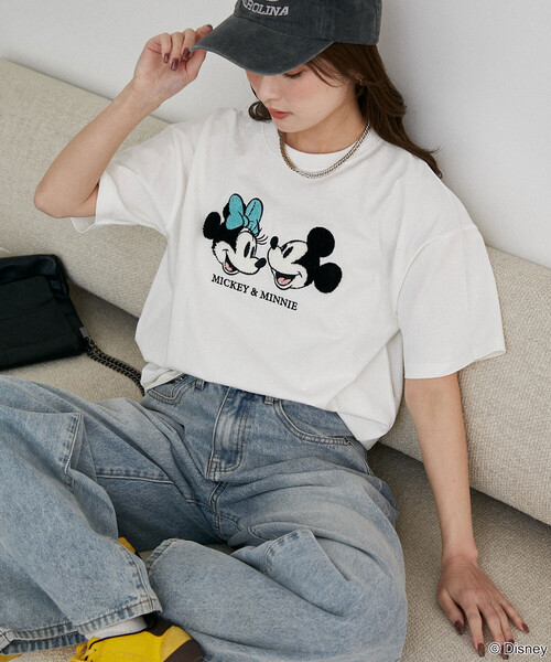 PUBLUX（パブリュクス）の「PUBLUX/パブリュクス Mickey Mouse & Minnie Mouse/ミッキーマウス & ミニーマウス/ 相良刺繍 Tシャツ　限定展開（Tシャツ/カットソー・レディース・オフホワイト/チャコールグレー/ライトグレー・ﾌﾘ-）」の6枚目の写真